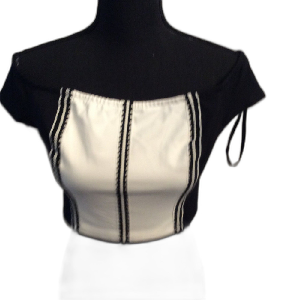 New NWT Bebe Black White Brielle Powerknit Crop Top Medium M
